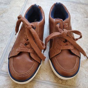 Boys Nautica Shoes Brown Like New Condition
